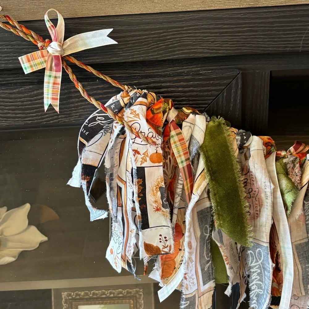 NWT Autumn Handmade Garland